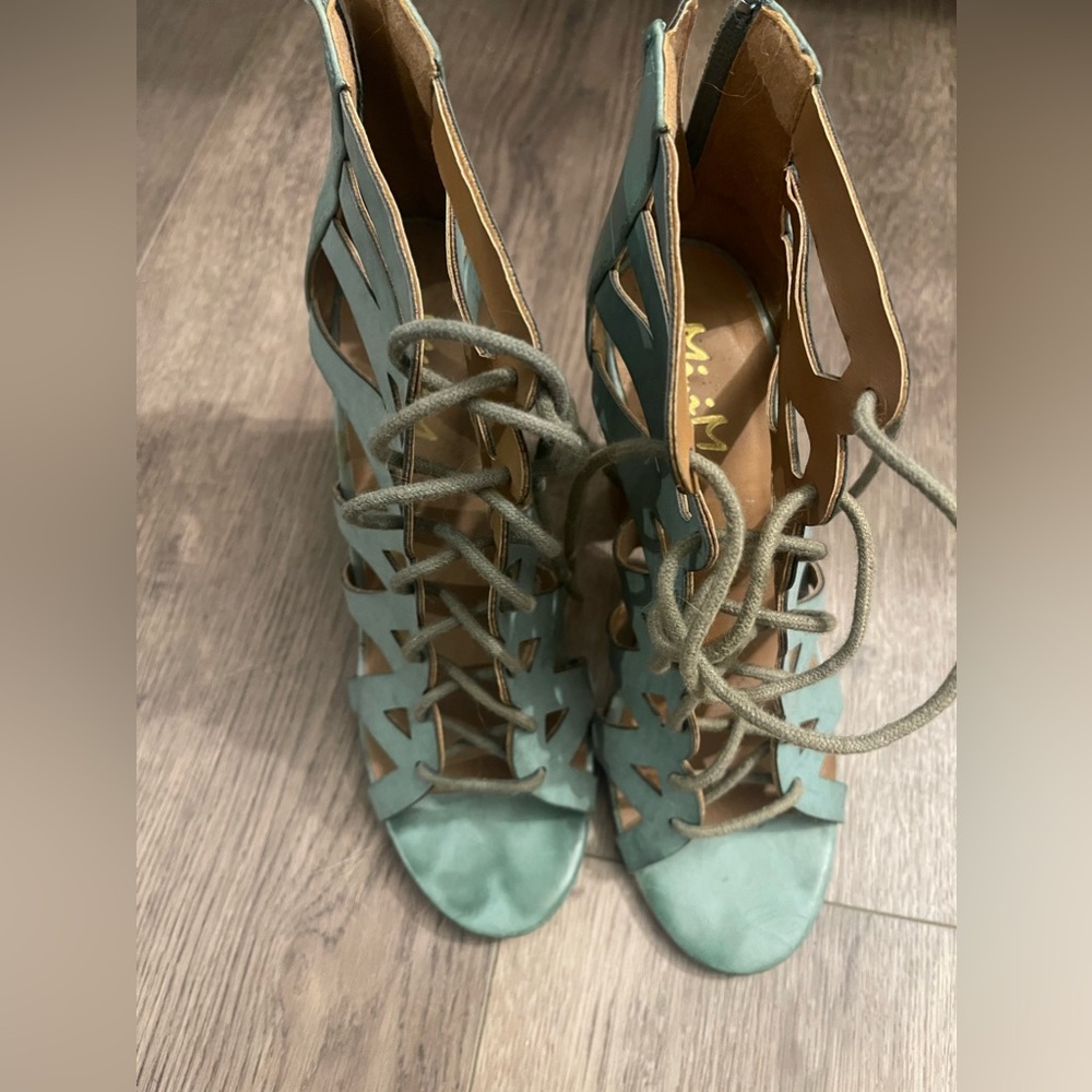 Stylish and comfy!